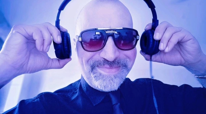 Mark Donato ancora su Radio Italia con un unofficial remix dei Cugini di Campagna. “E ancora… Real Batucada