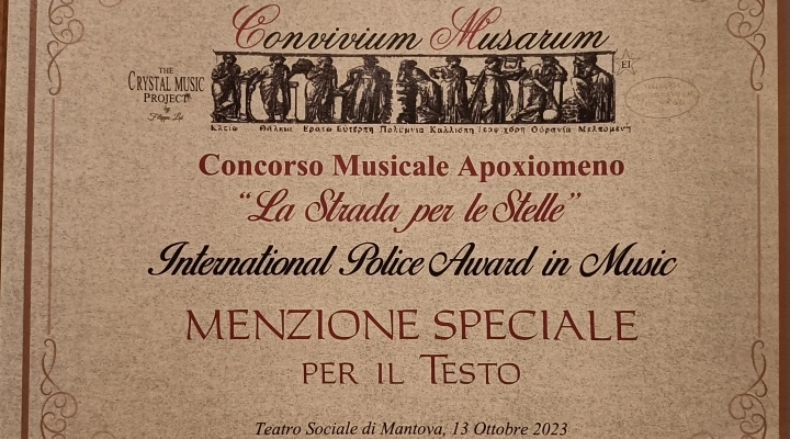 Fabrizio Clementi riceve la menzione speciale per il testo nella tappa mantovana del concorso musicale delle Forze dell’Ordine