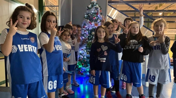 Duecento bambini e bambine della Sba sul parquet per la Festa di Natale
