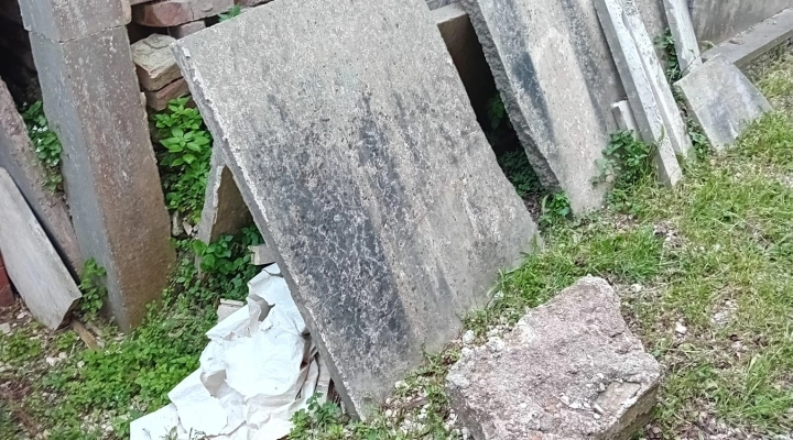 Lo sdegno dell'Italia dei Diritti per la scarsa manutenzione del cimitero di Vicovaro