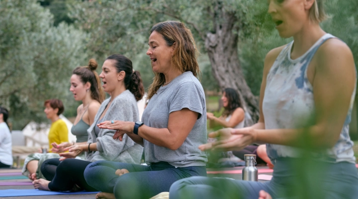 Emergia in Movimento: Ritiro di Yoga e Meditazione