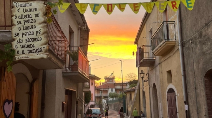 Artisti di strada, musica popolare, concerti ed enogastronomia: in Irpinia la sesta edizione di “Parolise in Borgo”