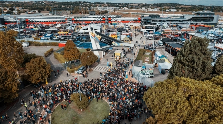 ALL’ITALIAN BIKE FESTIVAL LA VOLATA DEI BIKER IN ERBA DELLA “JUNIOR TROPHY”  E GRANDE PARTECIPAZIONE PER LA PRIMA EDIZIONE DE “LA GIALLA FAMILY”,  LA PEDALATA PER TUTTA LA FAMIGLIA 