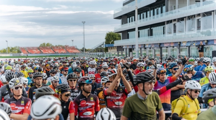 “LA GIALLA CYCLING” LA GRANDE SOCIAL RIDE DELL’ITALIAN BIKE FESTIVAL CHIUDE L’EDIZIONE 2024